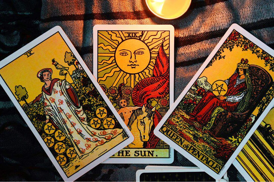 xr:d:DAFzIzR2GXM:2,j:7403199956739284708,t:23110319 Tirada de Tarot Completa Gratis: Guía para una Lectura Precisa
