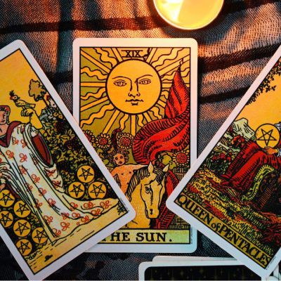 Tirada de Tarot Completa Gratis: Guía para una Lectura Precisa